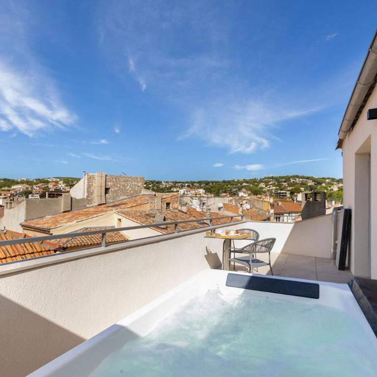 Best Western Hotel & SPA Coeur De Cassis - Suite Junior Lit King-Size - Vue sur Village - Non-Fumeurs - 3