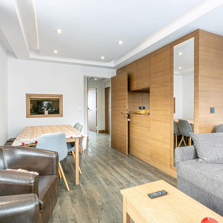Appartement élégant et rénové, idéalement situé sur le front de neige à Val d'Isère, proche du village - FR-1-694-262 - Appartement - 3