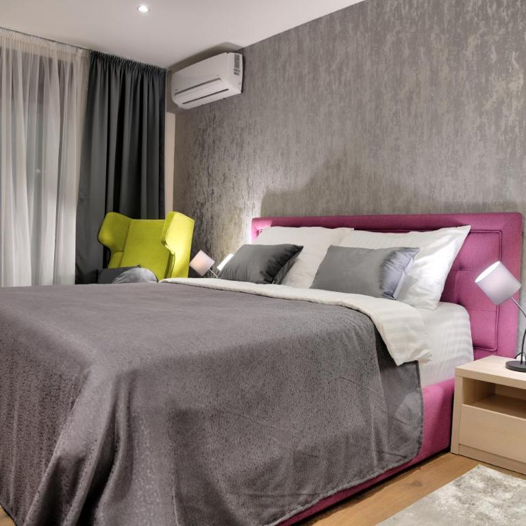 Apart Hotel Maksimum - Superior Soba s King-sajz Krevetom - 1