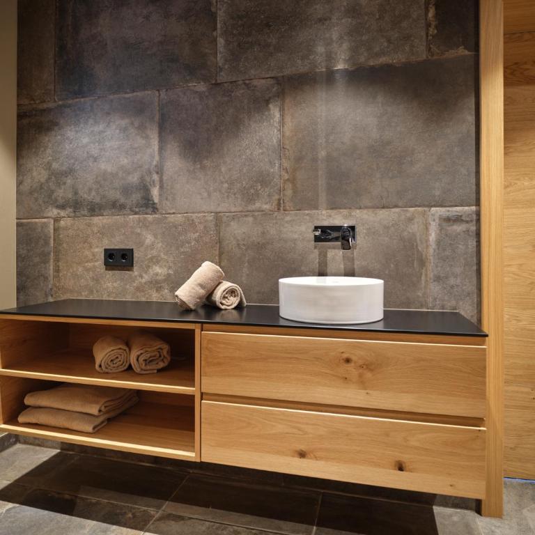 HILL - 73 by AA Holiday Homes - Apartment mit Sauna - 31