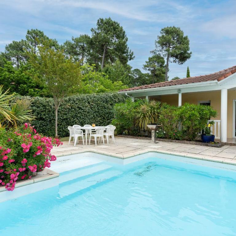 Villa piscine pour 8 à Lacanau - Maison de Vacances - 17