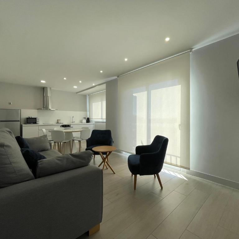 Apartaments Voramar Roses - Apartment with Sea View - 1