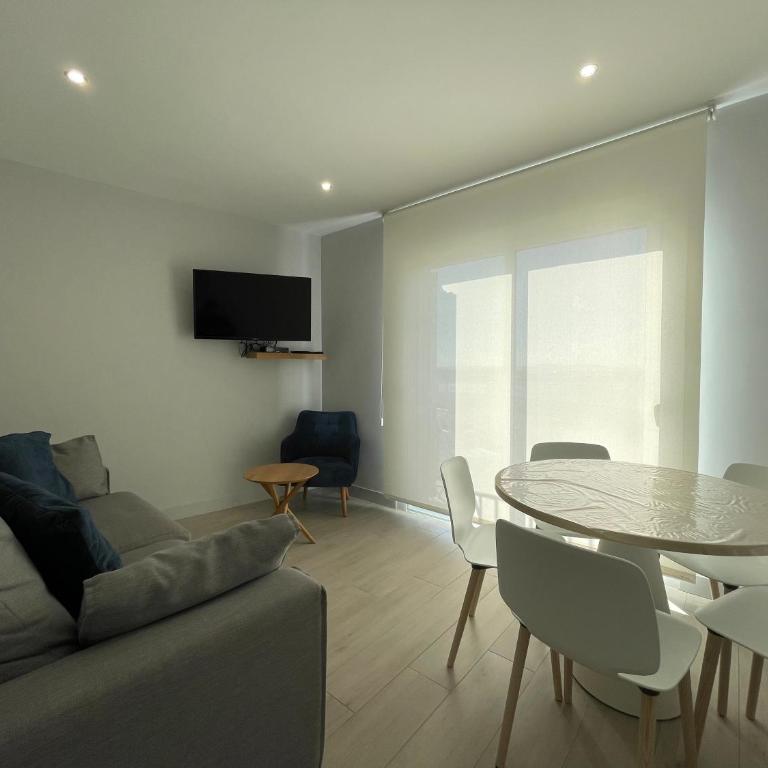 Apartaments Voramar Roses - Apartment with Sea View - 3