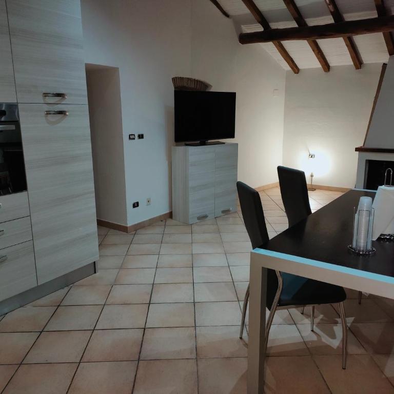 Francigena Viterbo Apartment con parcheggio gratuito a soli 2 minuti - Appartamento con 3 Camere da Letto - 48