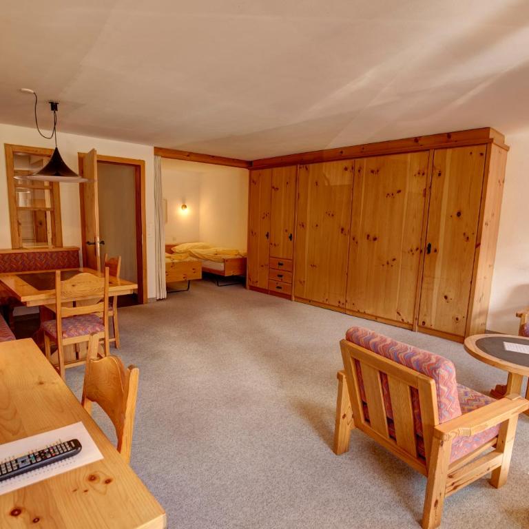 Chesa Munteratsch 1 1 2 Zimmewohnung 104 Typ D - Apartment mit Seeblick - 1