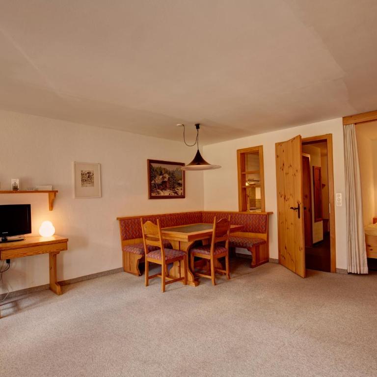Chesa Munteratsch 1 1 2 Zimmewohnung 104 Typ D - Apartment mit Seeblick - 4