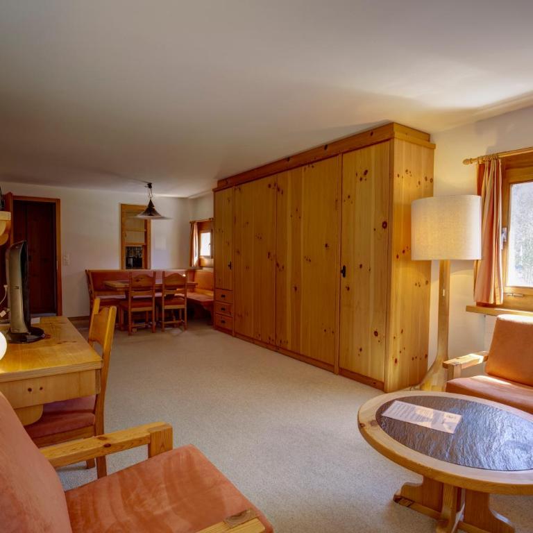 Chesa Munteratsch 2-Zimmerwohnung 105 Typ E - Apartment mit Seeblick - 1