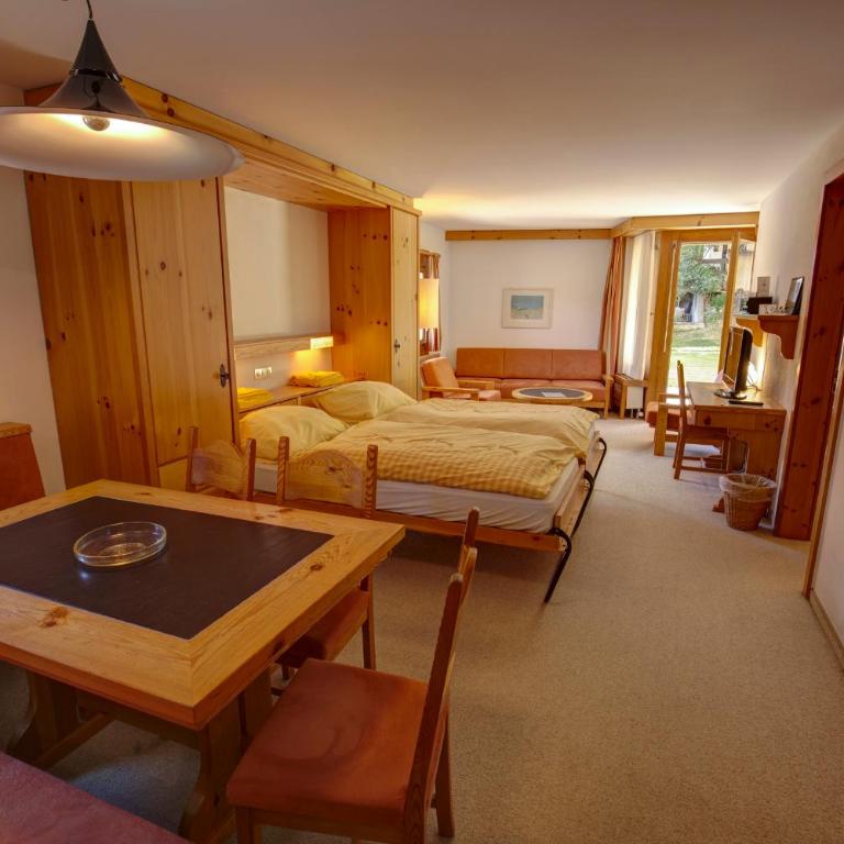Chesa Munteratsch 2-Zimmerwohnung 105 Typ E - Apartment mit Seeblick - 2