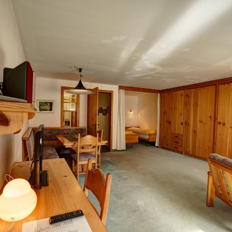 Chesa Munteratsch 1 1 2-Zimmerwohnung 309 Typ C - Apartment mit Blick auf die Berge - 2