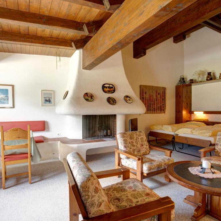 Chesa Munteratsch 2-Zimmerwohnung 302 Typ E - Apartment mit Seeblick - 1