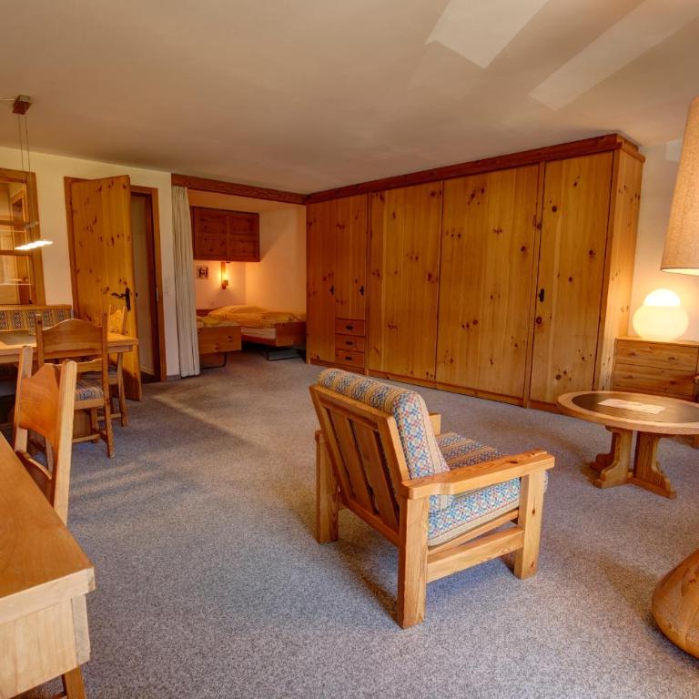 Chesa Munteratsch 1 1 2-Zimmerwohnung 304 Typ D - Apartment mit Seeblick - 1