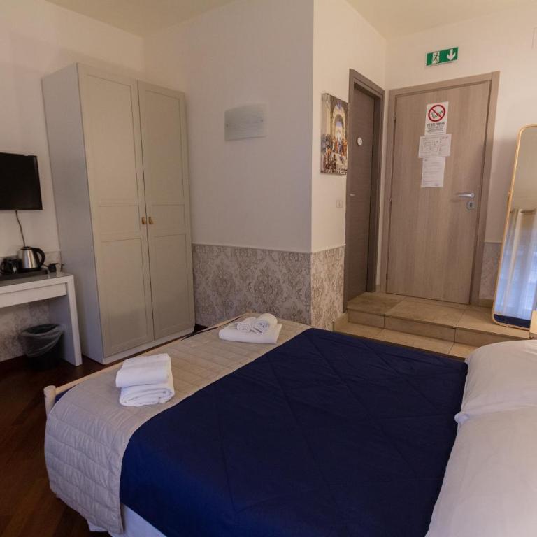 Aurelio Deluxe Rooms - Camera Matrimoniale Deluxe con Balcone - 4