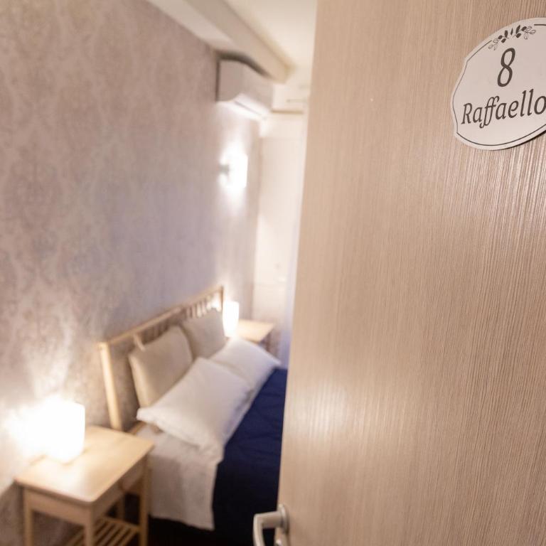 Aurelio Deluxe Rooms - Camera Matrimoniale Deluxe con Balcone - 7