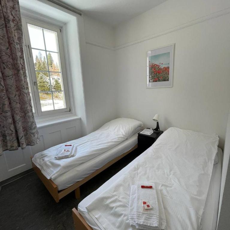 Zentrum Haus Davos - Doppelzimmer mit eigenem Bad - 4