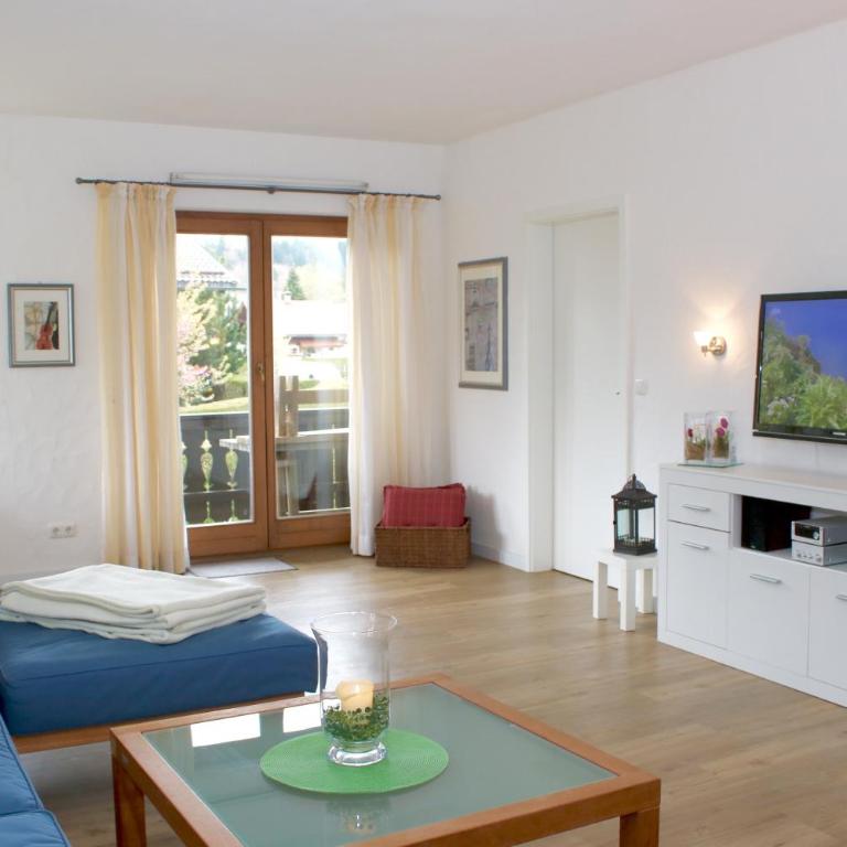 Ferienwohnung Zugspitze - Apartment mit Balkon - 1