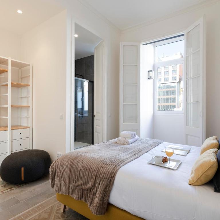 AB Centric Universitat - Three-Bedroom Apartment - 9