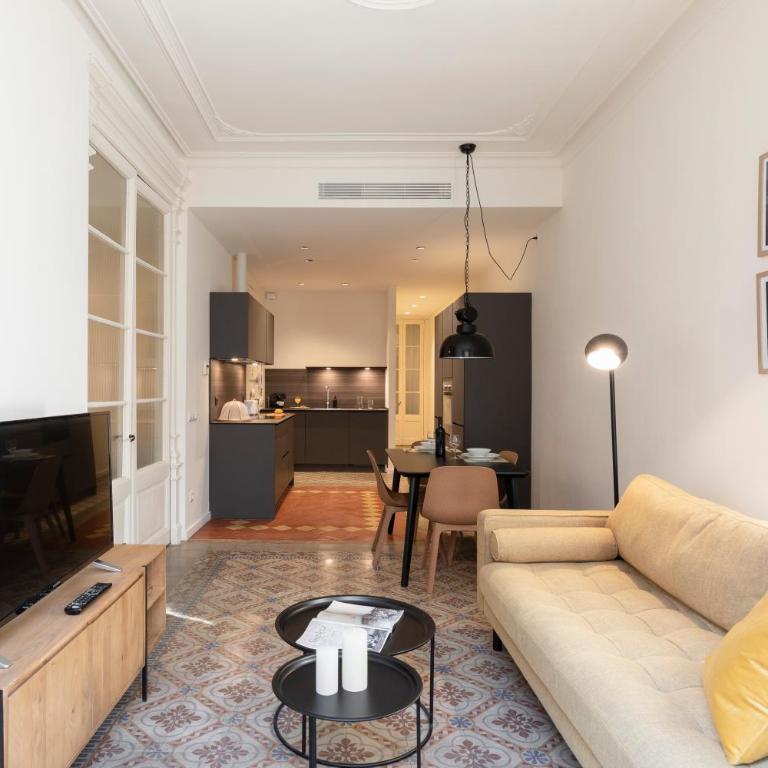 AB Centric Universitat - Three-Bedroom Apartment - 19