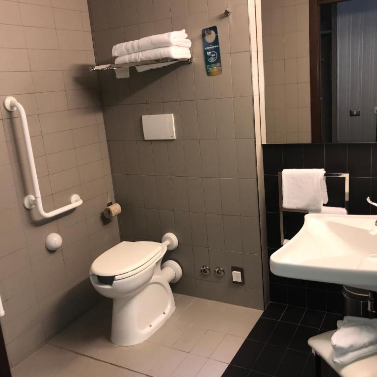 Ibis Styles Roma Eur - Camera Matrimoniale con Accesso Disabili - 7