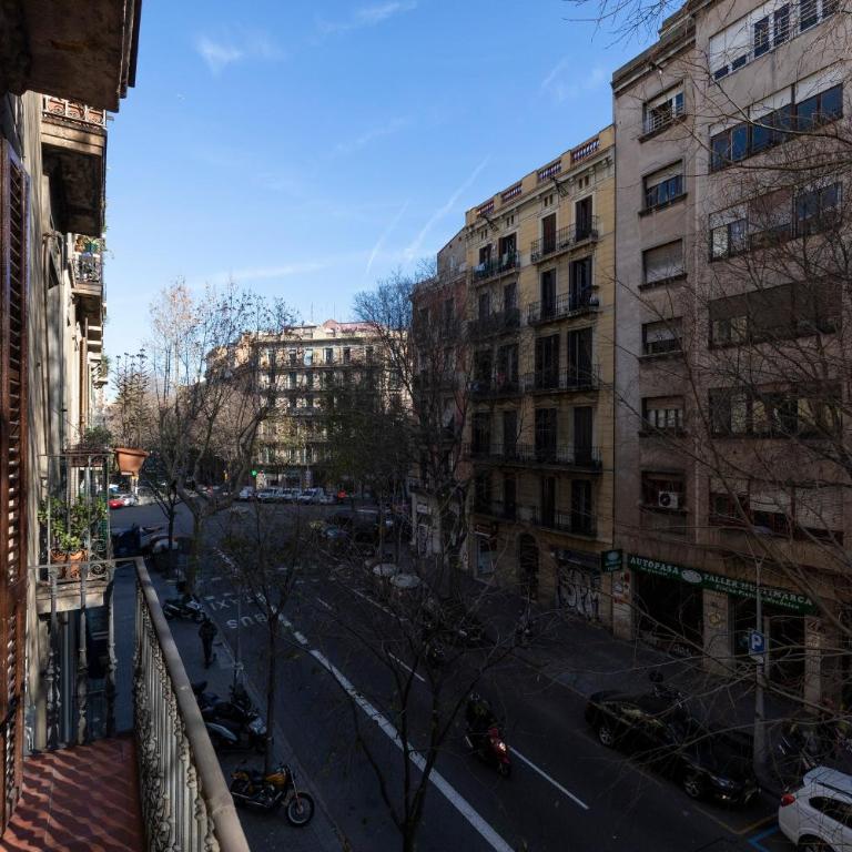 AB Centric Universitat - Three-Bedroom Apartment - 38