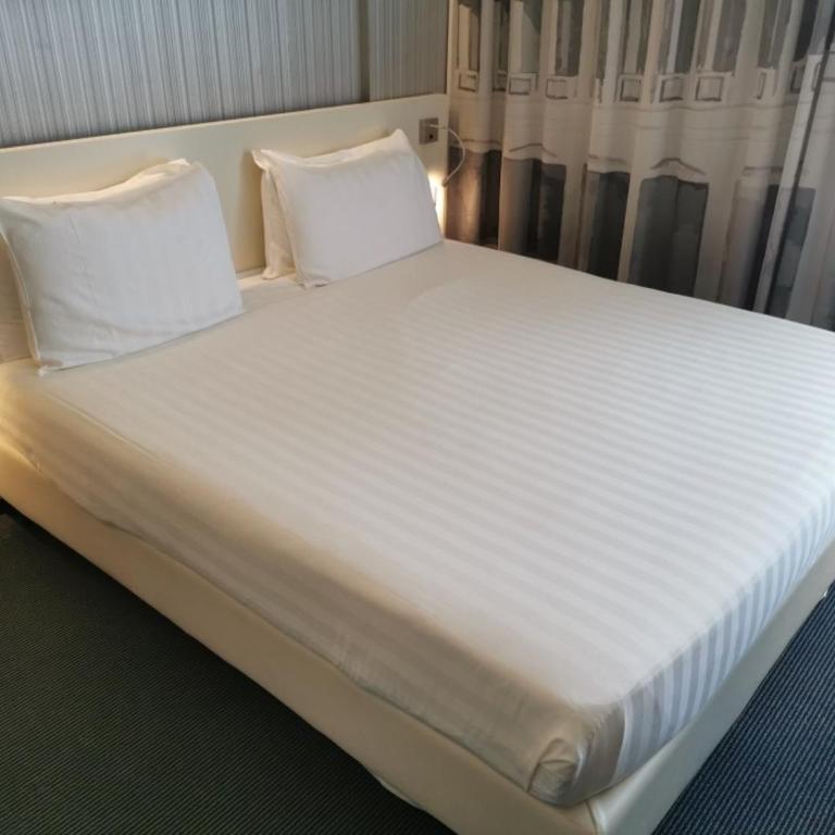 Ibis Styles Roma Eur - Camera Matrimoniale con Accesso Disabili - 8