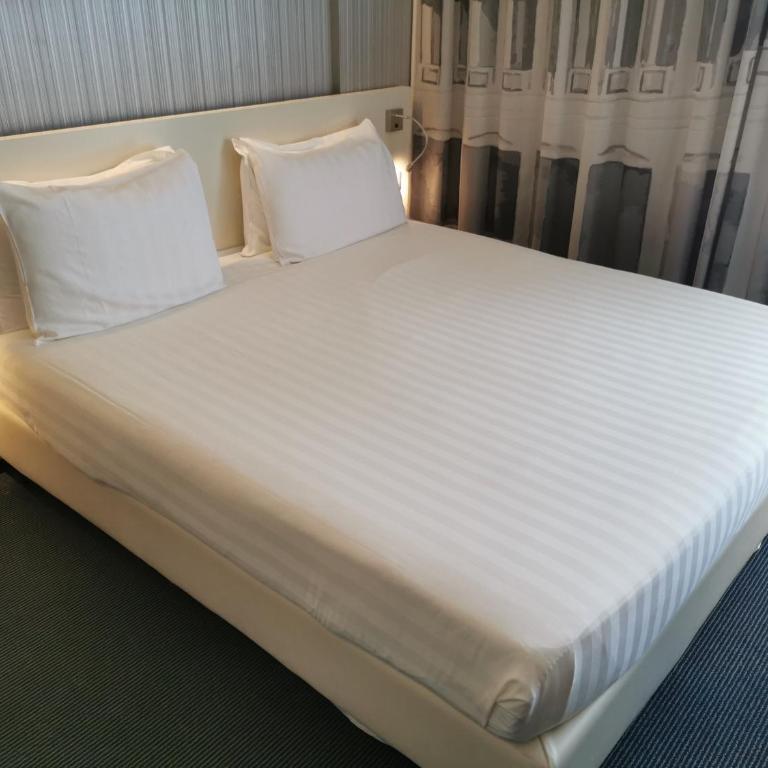 Ibis Styles Roma Eur - Camera Matrimoniale Superior - 10