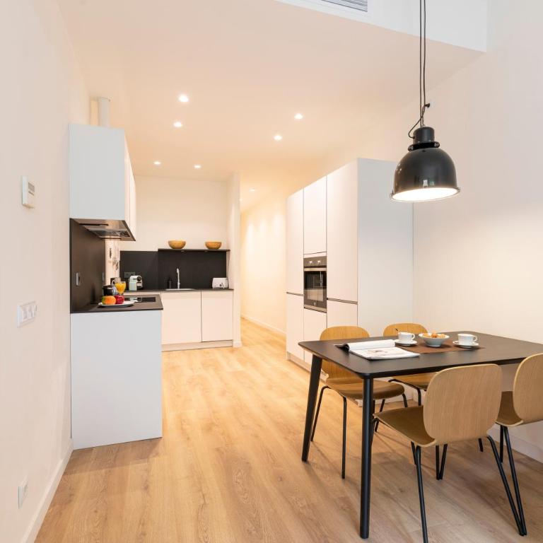 AB Centric Universitat - Three-Bedroom Apartment - 26