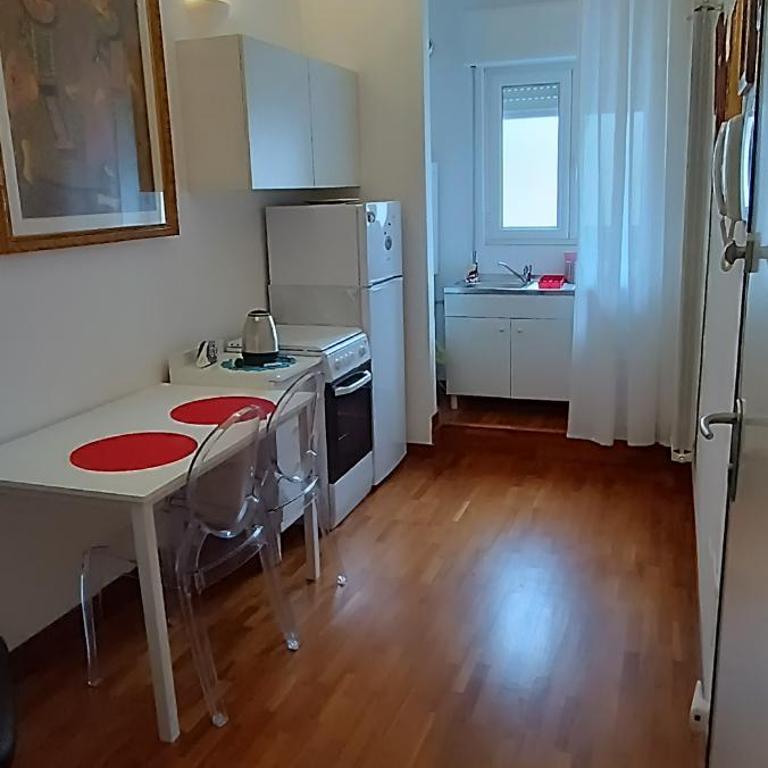 Casa Flora - Apartment with Balcony - 31