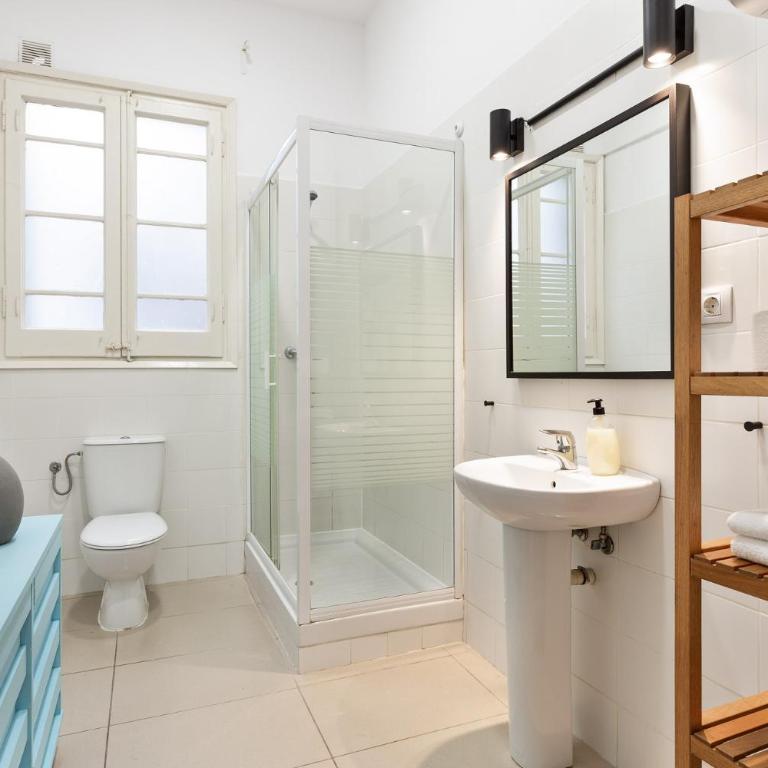 Sagrada Familia II by Enjoy Apartments - Three-Bedroom Apartment - 8