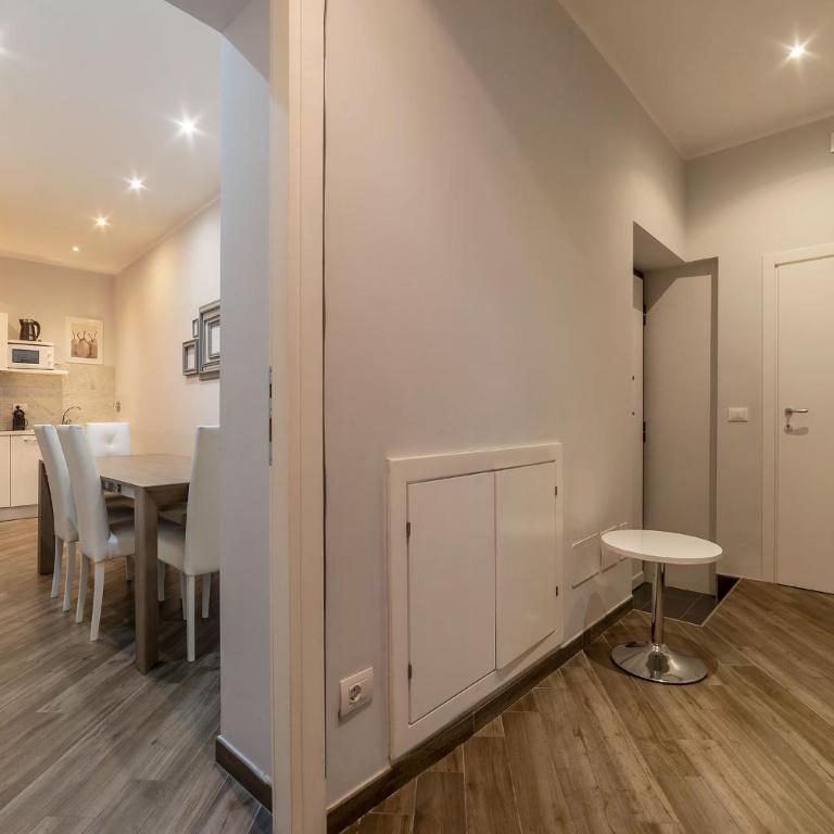 Frattina 2 - FromHometoRome - Appartamento - 22