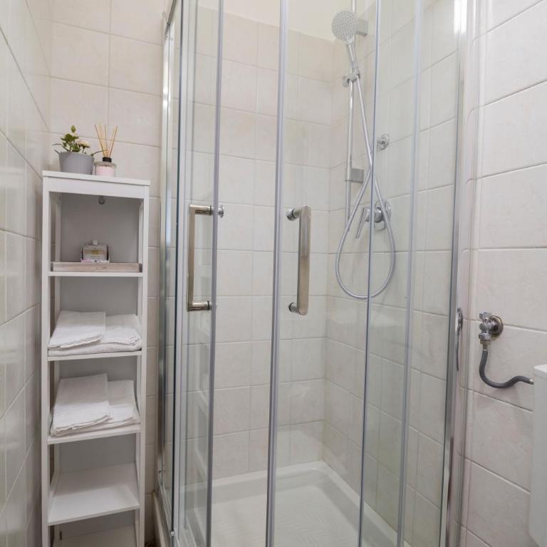 Appartamento Luce Torino Centro - 3 camere - Appartamento con 3 Camere da Letto - 2