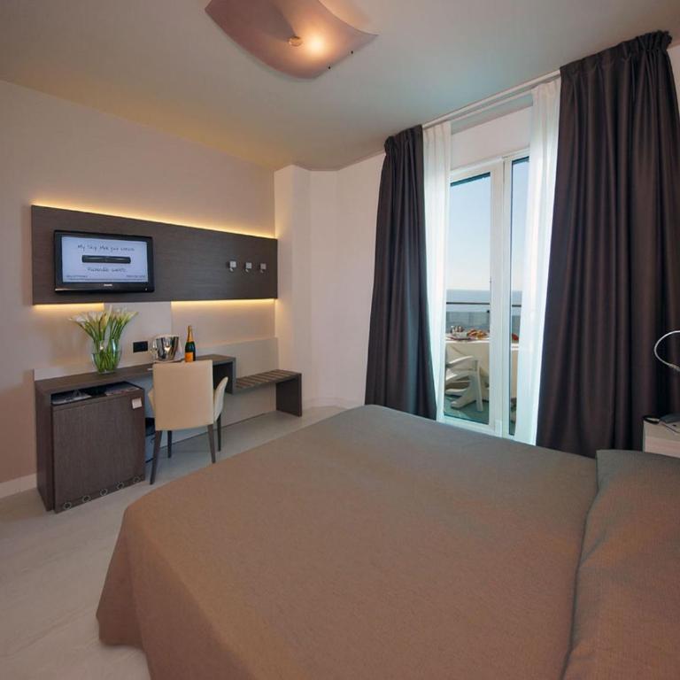 Hotel Europa - Camera Matrimoniale/ Doppia con Letti Singoli con Vista Mare e Pacchetto Spiaggia - 5