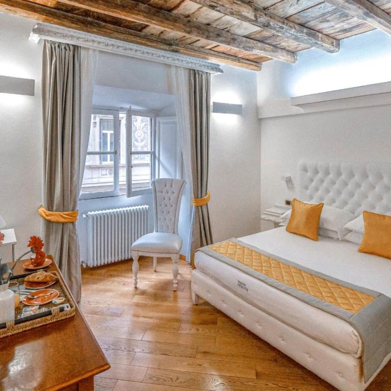 Maison Spagna Suites - Camera Tripla Luxury - 5