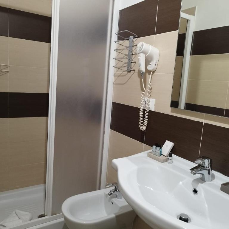 AD Cavour Luxury Rooms - by AD Roma - Deluxe Doppel-/Zweibettzimmer - 6