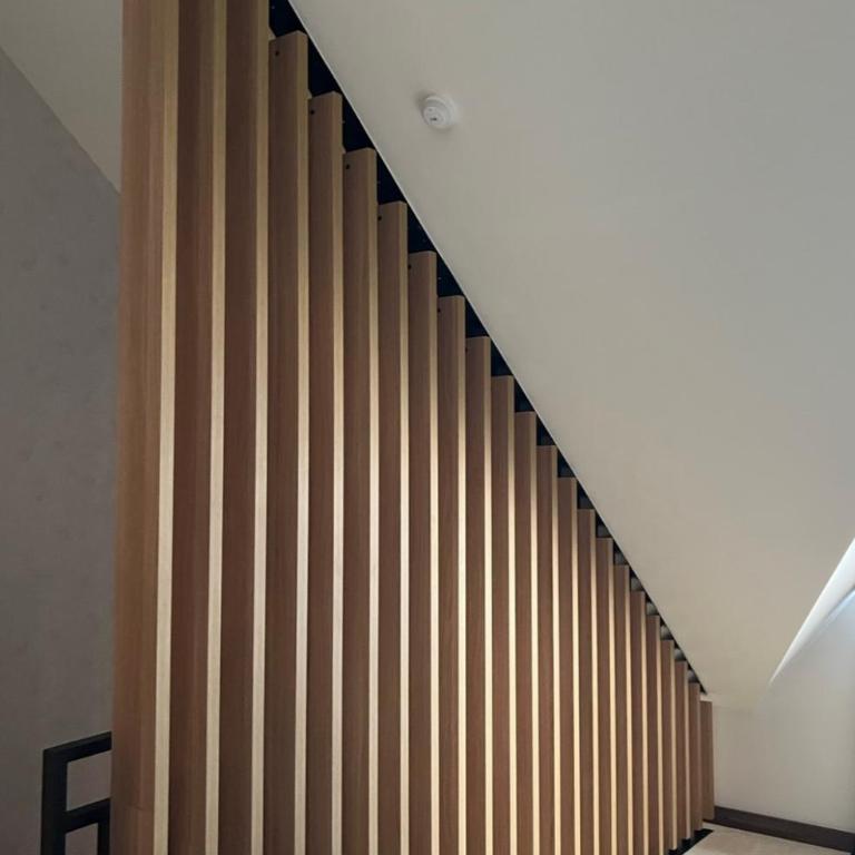Woodside Lux Duplex - One-Bedroom Apartment - 17
