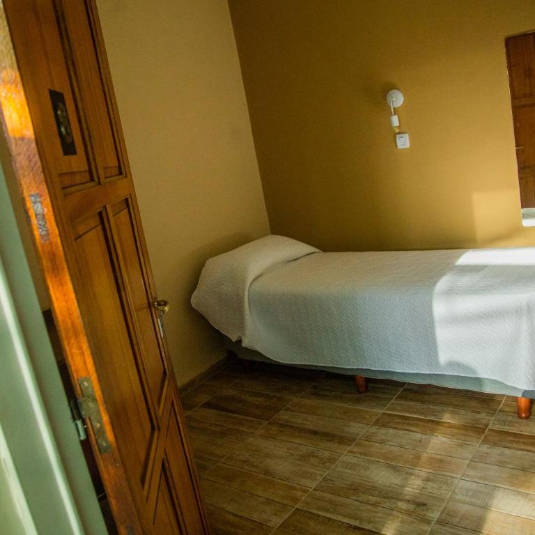 Hotel Anmara - Habitación Individual con baño privado - 1