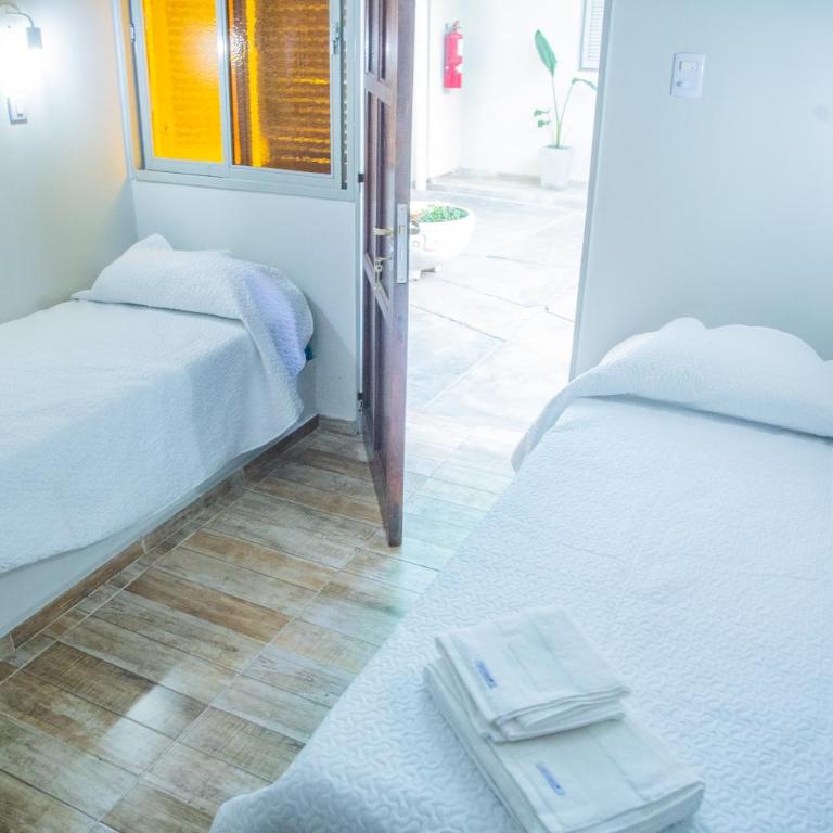 Hotel Anmara - Habitación Doble con baño privado - 2 camas - 1