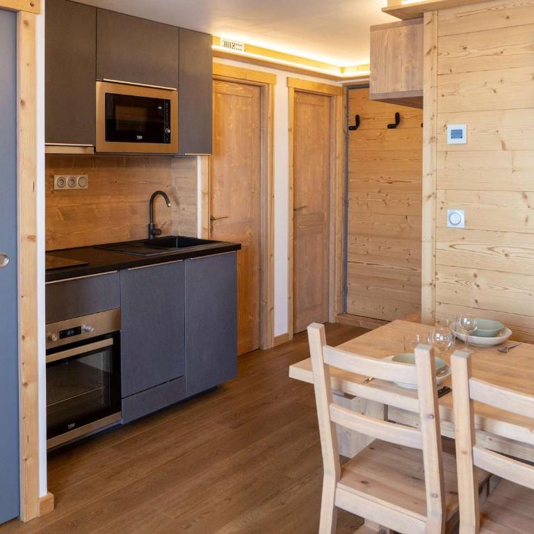 Appartement moderne à Val Thorens - 4 pers - 1 chambre, 1 cabine, skis aux pieds, balcon - FR-1-637-30 - Apartment (4 Adults) - 2