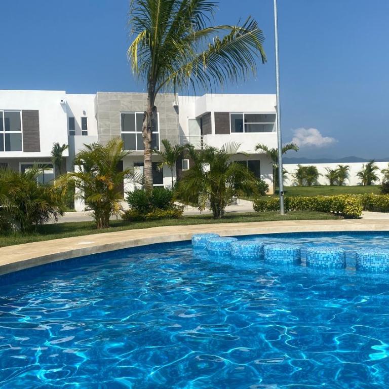 Hermosa casa en Acapulco con club de Playa. - Casa de 3 dormitorios - 1