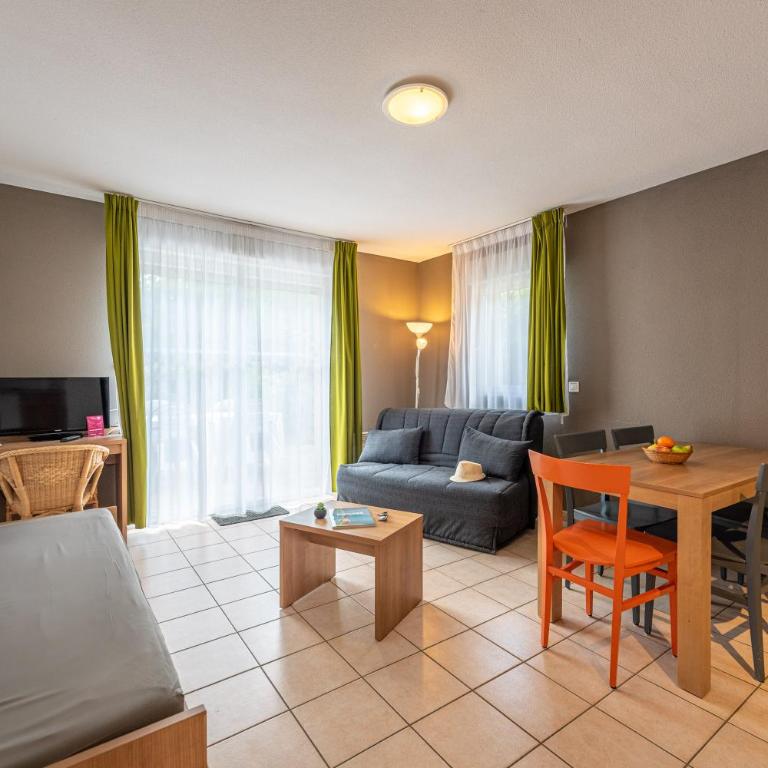 Terres de France - Le Domaine Du Golf - Chalet Confort 2 Chambres - 6 Personnes - 1