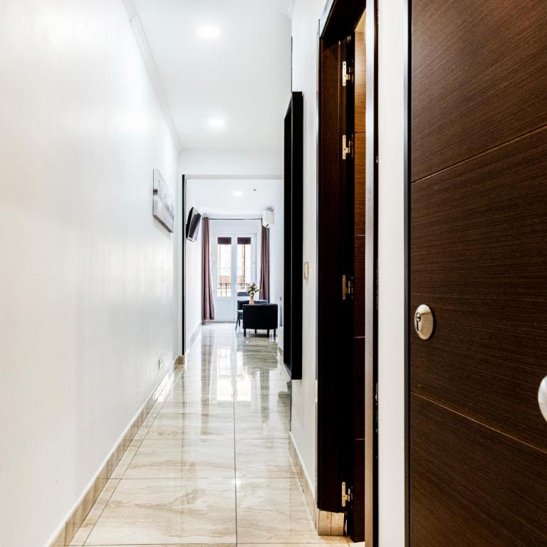 Hostal Rincón de Sol - Centro Madrid - Self Checkin - Superior Twin Room with City View - 4