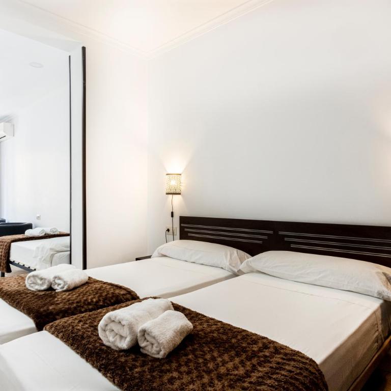 Hostal Rincón de Sol - Centro Madrid - Self Checkin - Triple Room with City View - 4