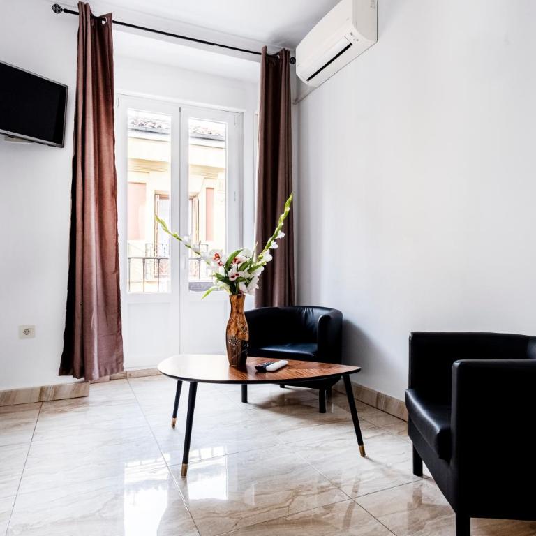 Hostal Rincón de Sol - Centro Madrid - Self Checkin - Triple Room with City View - 3