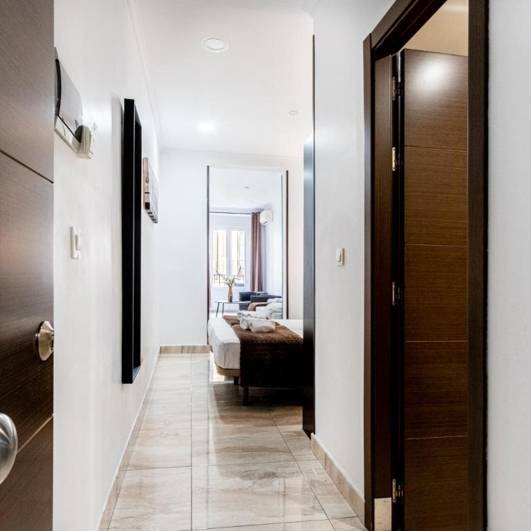 Hostal Rincón de Sol - Centro Madrid - Self Checkin - Triple Room with City View - 1