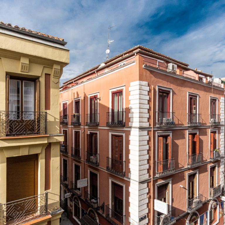 Hostal Rincón de Sol - Centro Madrid - Self Checkin - Triple Room with City View - 11