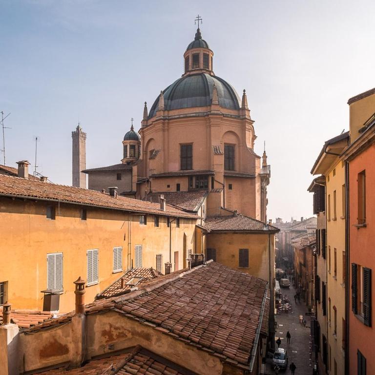 Urbanicooh Asinelli - Balcony on Piazza Maggiore - Two-Bedroom Apartment - 31