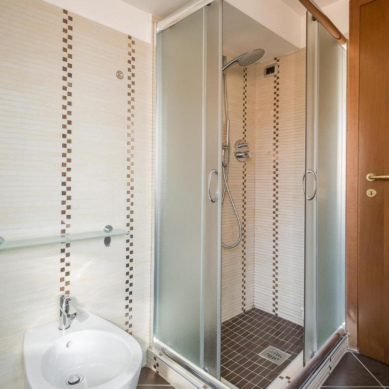 Urbanicooh Asinelli - Balcony on Piazza Maggiore - Two-Bedroom Apartment - 28