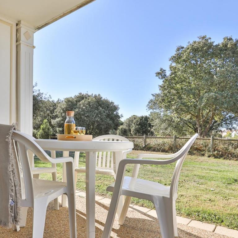 Résidence Pierre & Vacances Le Domaine de Bourgenay - Standard Studio with sleeping Alcove and Terrace (4 People) - Domaine du Moulin - 2