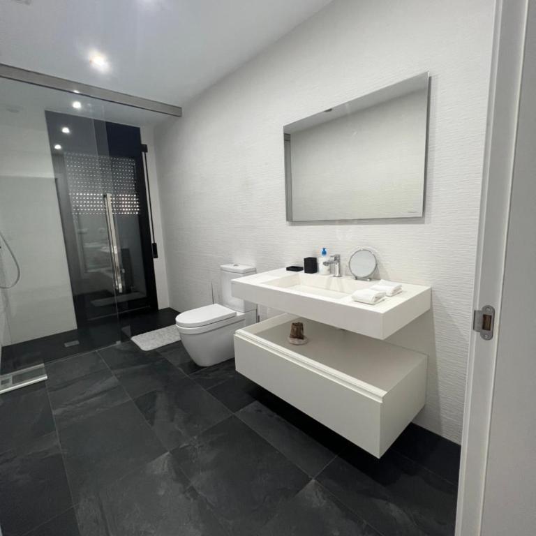 Luxury House del Delta - Four-Bedroom Vacation Home - 16