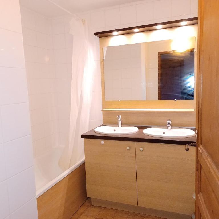 Brides Les Bains: Appartement 3 Pièces, 8 Pers, Balcon, Parking, WiFi - Appartement 1 Chambre - 13