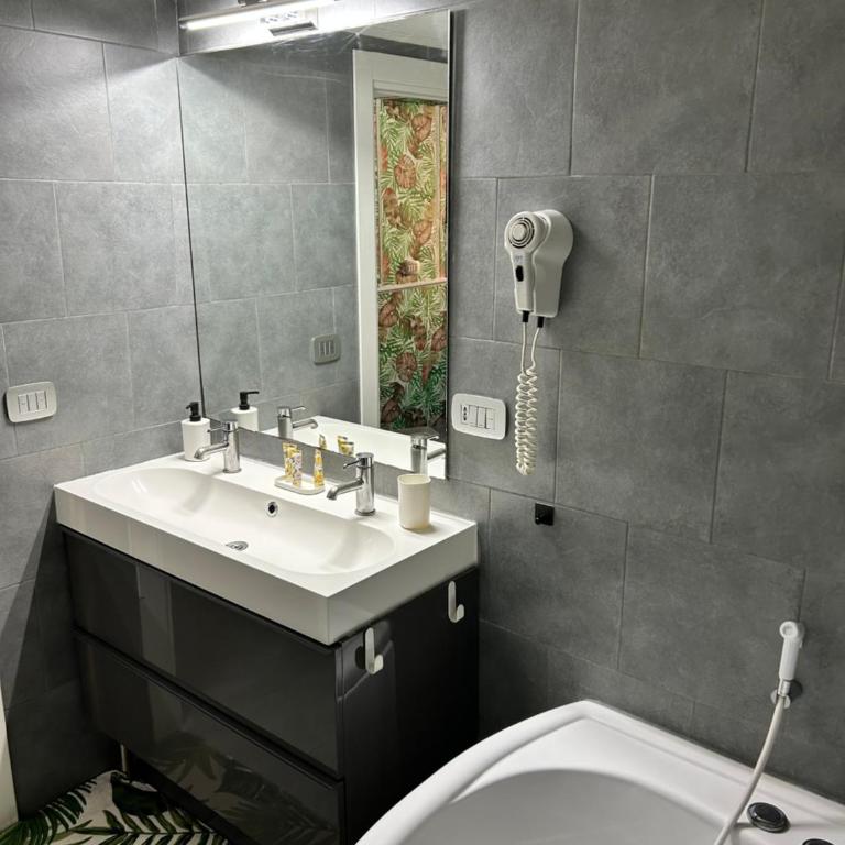A un passo dal Castello Maschio ANGIOINO Appartment - Appartamento con 1 Camera da Letto - 19